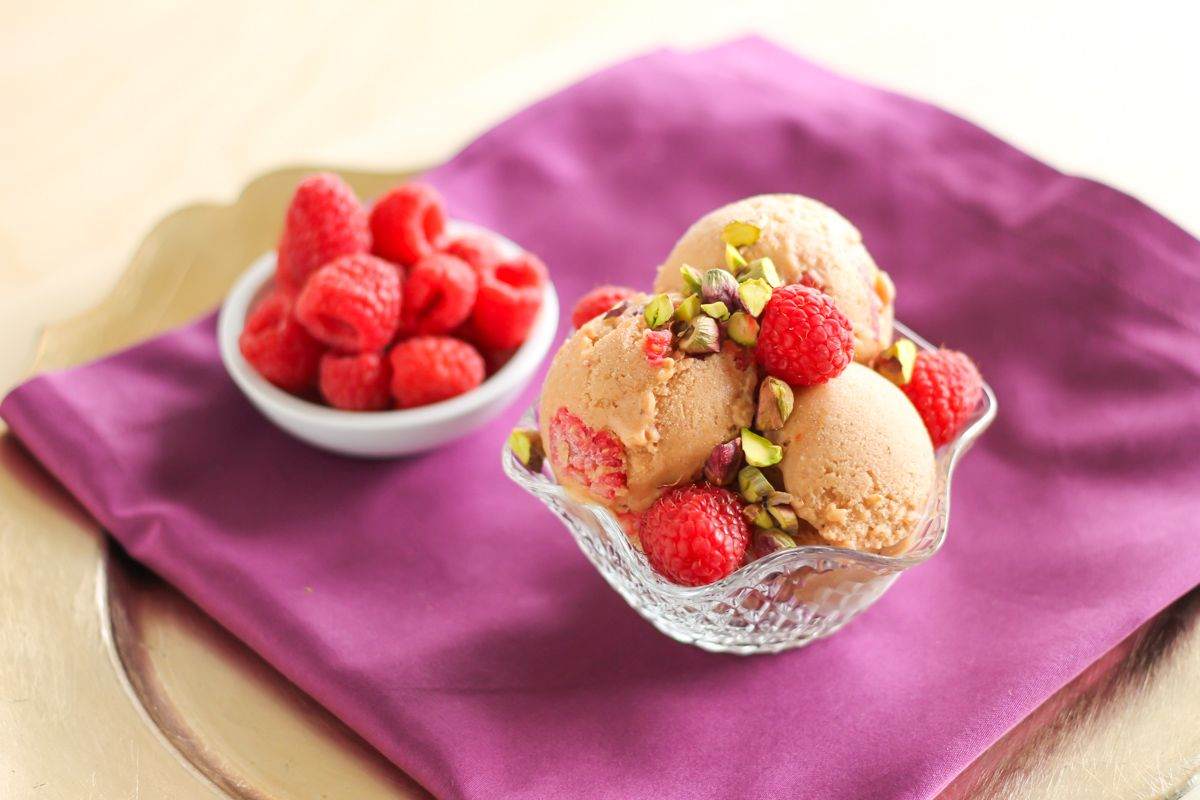 Raspberry Pistachio Vegan Ice Cream – Vega US