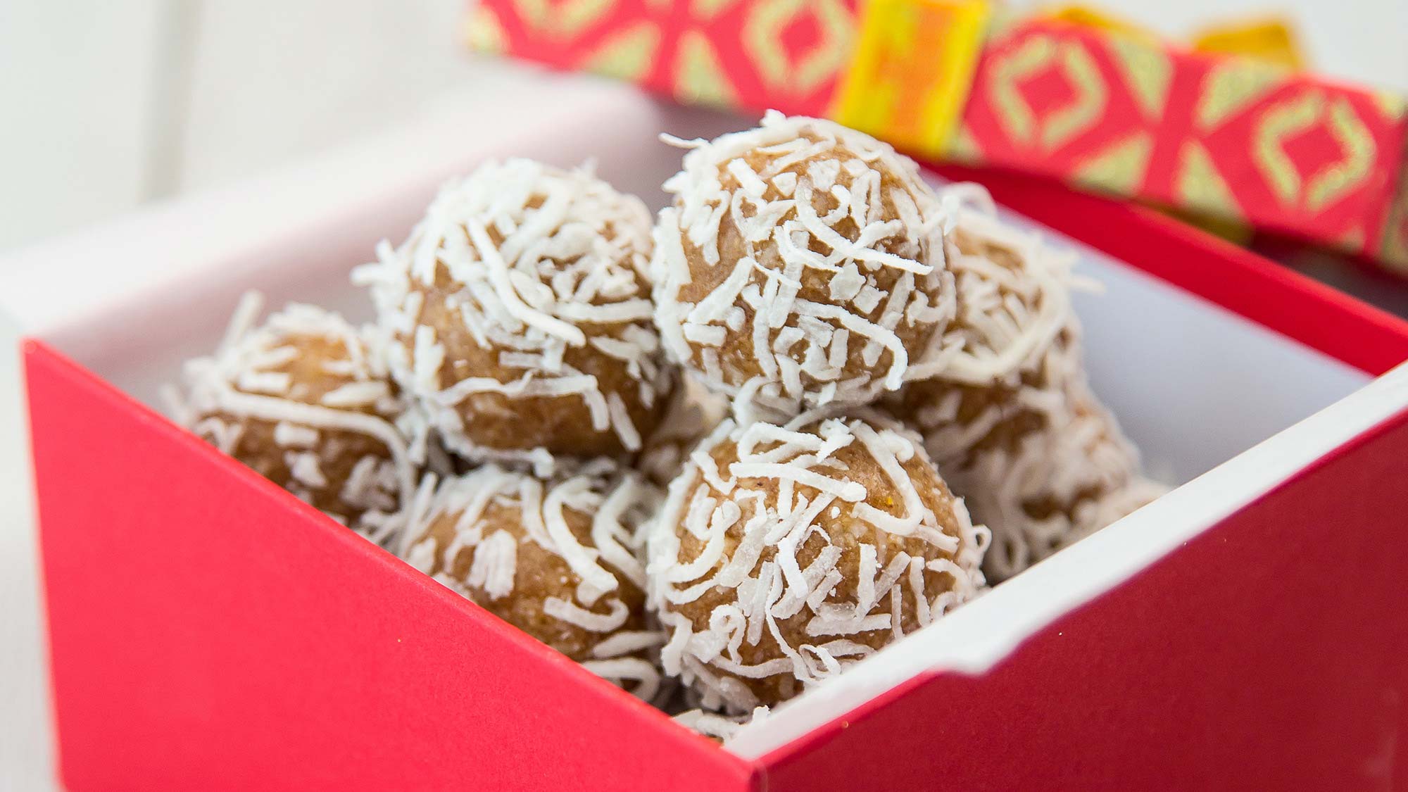 Coconut Date Balls