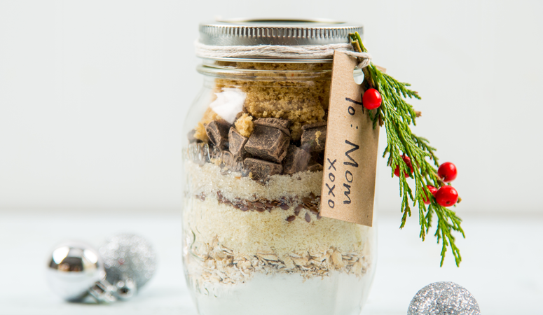 Mason Jar Gifts: Peanut Butter Banana Bread